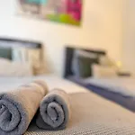 Gockel Homes - Zentral Mit Balkon & Netflix Apartamento *