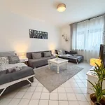 Gockel Homes - Zentral Mit Balkon & Netflix Appartamento Essen