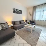 Gockel Homes - Zentral Mit Balkon & Netflix