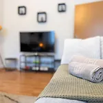 Gockel Homes - Zentral Mit Balkon & Netflix *