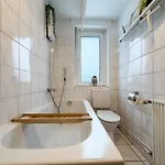 Gockel Homes - Zentral Mit Balkon & Netflix * Έσσεν