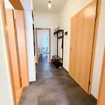 Gockel Homes - Zentral Mit Balkon & Netflix Διαμέρισμα