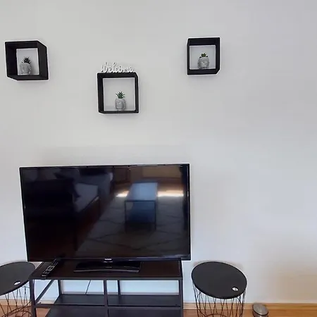 Gockel Homes 1 - Zentral Mit Balkon & Netflix *