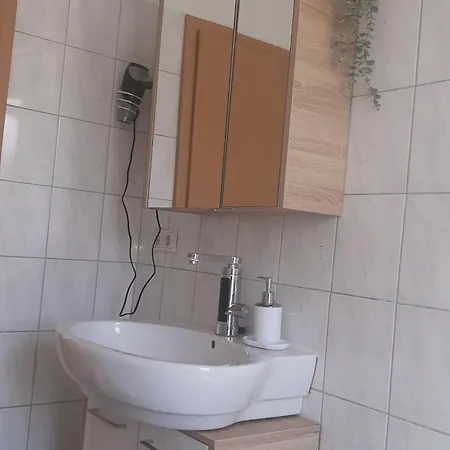 Gockel Homes 1 - Zentral Mit Balkon & Netflix *