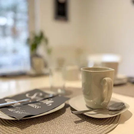 Gockel Homes 1 - Zentral Mit Balkon & Netflix * Essen