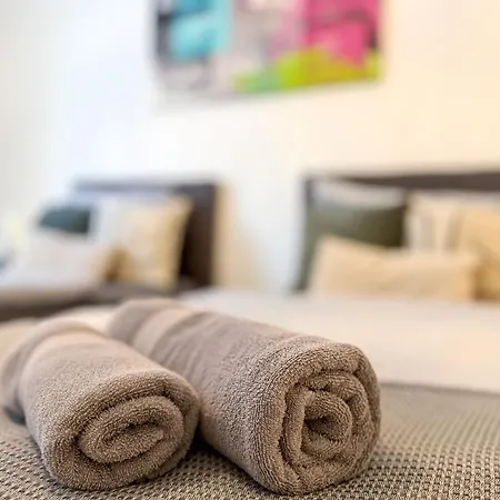 Gockel Homes 1 - Zentral Mit Balkon & Netflix * Essen