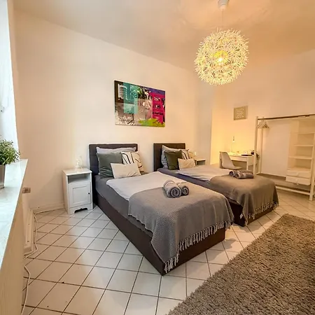 Daire Gockel Homes 1 - Zentral Mit Balkon & Netflix