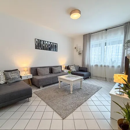 Daire Gockel Homes 1 - Zentral Mit Balkon & Netflix