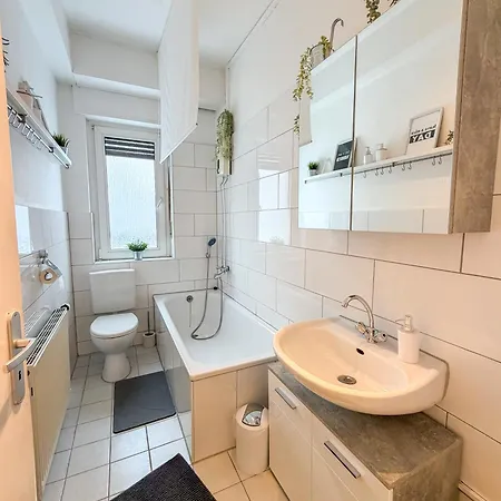 Gockel Homes 1 - Zentral Mit Balkon & Netflix