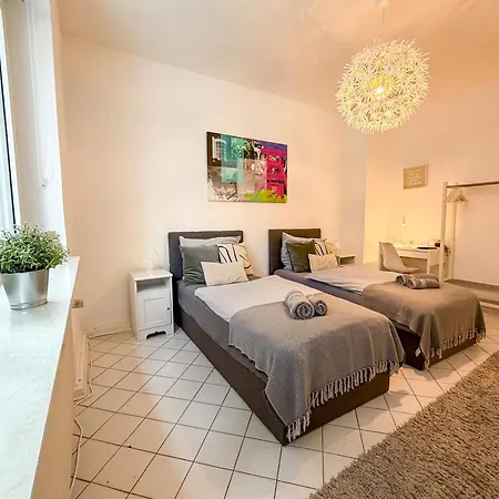 Gockel Homes 1 - Zentral Mit Balkon & Netflix Daire