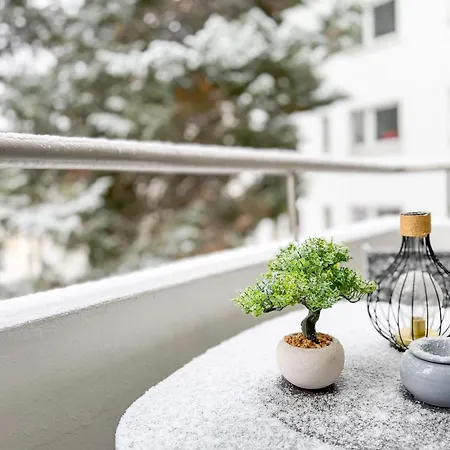 Gockel Homes - Zentral Mit Balkon & Netflix דירה *