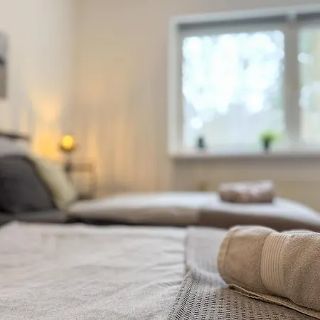 Gockel Homes 1 - Zentral Mit Balkon&netflix Apartment