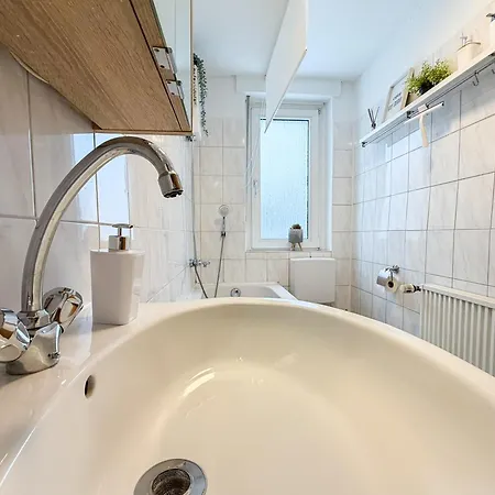 Gockel Homes - Zentral Mit Balkon & Netflix 公寓 *