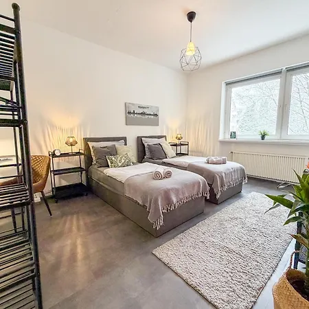 Gockel Homes - Zentral Mit Balkon & Netflix דירה אסן