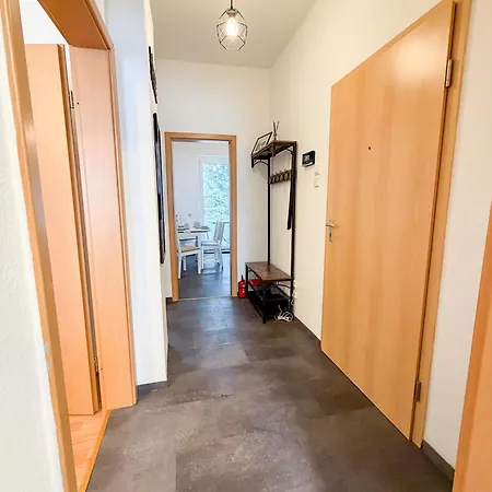 Gockel Homes - Zentral Mit Balkon & Netflix 公寓