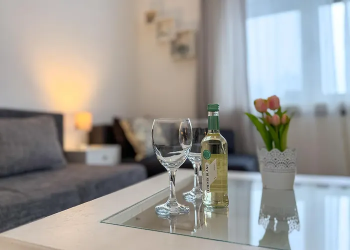 Gockel Homes - Zentral Mit Balkon & Netflix *