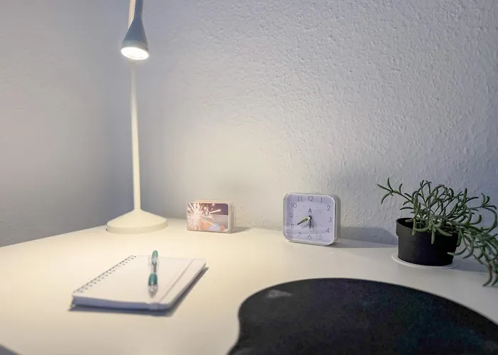 Gockel Homes - Zentral Mit Balkon & Netflix