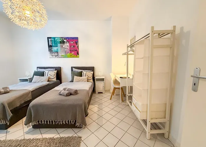 Gockel Homes - Zentral Mit Balkon & Netflix *