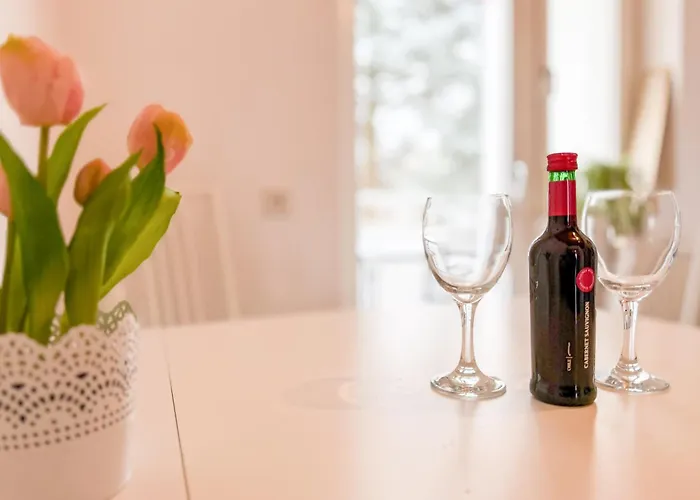Gockel Homes - Zentral Mit Balkon & Netflix