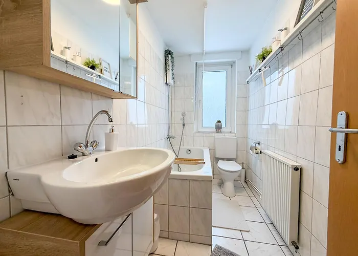 Gockel Homes - Zentral Mit Balkon & Netflix