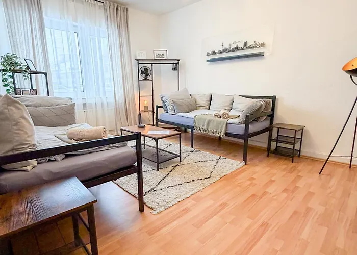 Gockel Homes - Zentral Mit Balkon & Netflix *