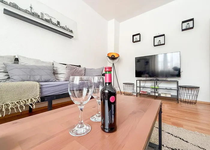 Daire Gockel Homes - Zentral Mit Balkon & Netflix *