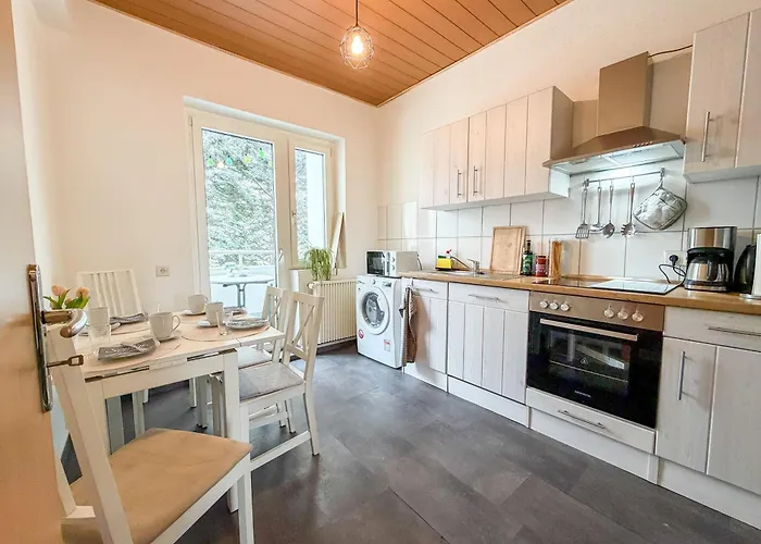 Gockel Homes - Zentral Mit Balkon & Netflix